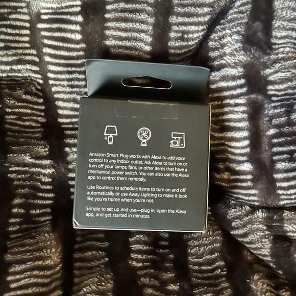 Amazon Smart Plug - Picture 2 of 6